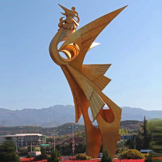 小編為您講解翡翠玉的加工流程和工序！