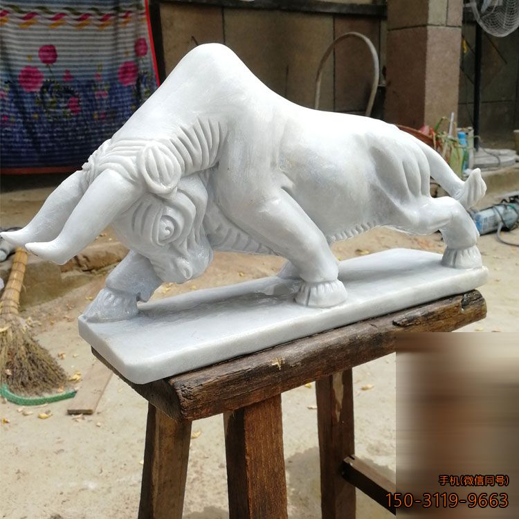 漢白玉開荒牛廣場(chǎng)動(dòng)物石雕牛雕塑