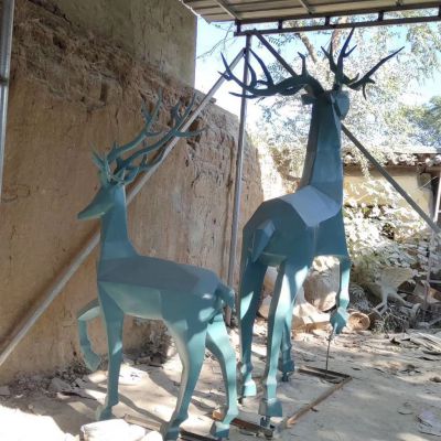 影響切面小鹿室外景觀雕塑報(bào)價(jià)的因素有哪些？