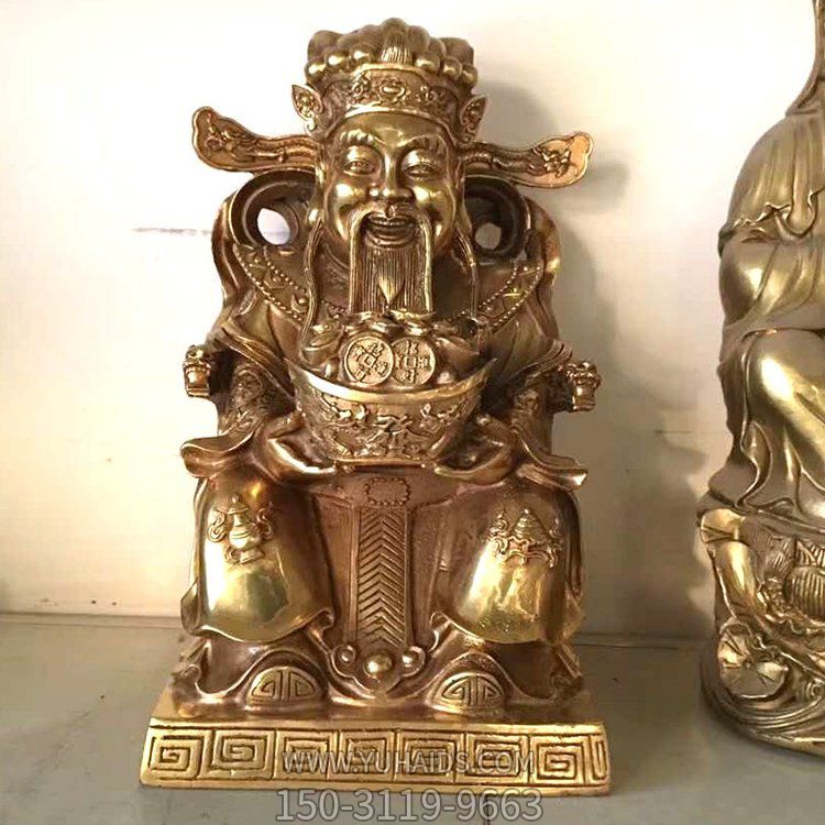 家居供奉銅雕財(cái)神爺?shù)袼?>
                                <h2>家居供奉銅雕財(cái)神爺?shù)袼?參數(shù)說(shuō)明</h2>
                                                                        <table>
                                      <tr>
                                        <th>產(chǎn)品標(biāo)題</th>
                                        <td>家居供奉銅雕財(cái)神爺?shù)袼?/td>
                                      </tr>
                                      <tr>
                                        <th>發(fā)布時(shí)間</th>
                                        <td>2023-06-07 09:06</td>
                                      </tr>
                                      <tr>
                                        <th>價(jià)格</th>
                                        <td><span>電話咨詢</td>
                                      </tr>
                                                                              <tr>
                                          <th>制作材質(zhì)</th>
                                          <td>銅雕</td>
                                        </tr>
                                                                          </table>
                                <h2>家居供奉銅雕財(cái)神爺?shù)袼?詳細(xì)說(shuō)明</h2>
                                <p>玉海雕塑是一家綜合性的雕塑公司，擁有多款家居供奉銅雕財(cái)神爺?shù)袼苣Ｐ停杉庸ざㄖ贫喾N家居供奉銅雕財(cái)神爺?shù)袼?，支持材質(zhì)、樣式、風(fēng)格、尺寸大小等方面的調(diào)整修改定制。我們所加工制作的家居供奉銅雕財(cái)神爺?shù)袼苜|(zhì)優(yōu)價(jià)廉，遍布全國(guó)多個(gè)省市地區(qū)，想要了解更多案例圖片，請(qǐng)電話或微信咨詢。材質(zhì)、大小、樣式等都可以按需定制，還可根據(jù)您提供給的家居供奉銅雕財(cái)神爺?shù)袼軜訄D進(jìn)行制作！如有相關(guān)需求，歡迎致電（微信同號(hào)）：<span>150-3119-9663</span></p>
                                                                <div   class=