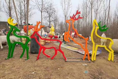 戶外景區(qū)玻璃鋼彩繪抽象藝術梅花鹿雕塑