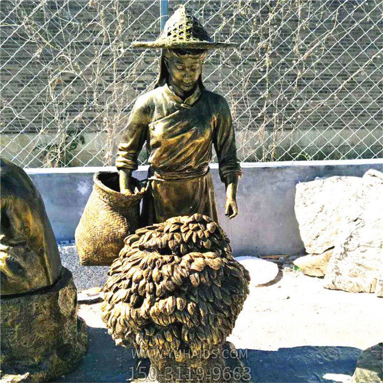 收稻子，玻璃鋼仿銅民俗生活秋收?qǐng)鼍暗袼?>
                                <h2>收稻子，玻璃鋼仿銅民俗生活秋收?qǐng)鼍暗袼?參數(shù)說(shuō)明</h2>
                                                                        <table>
                                      <tr>
                                        <th>產(chǎn)品標(biāo)題</th>
                                        <td>收稻子，玻璃鋼仿銅民俗生活秋收?qǐng)鼍暗袼?/td>
                                      </tr>
                                      <tr>
                                        <th>發(fā)布時(shí)間</th>
                                        <td>2023-06-07 13:32</td>
                                      </tr>
                                      <tr>
                                        <th>價(jià)格</th>
                                        <td><span>電話(huà)咨詢(xún)</td>
                                      </tr>
                                                                              <tr>
                                          <th>制作材質(zhì)</th>
                                          <td>玻璃鋼</td>
                                        </tr>
                                                                              <tr>
                                          <th>其他</th>
                                          <td>仿銅</td>
                                        </tr>
                                                                          </table>
                                <h2>收稻子，玻璃鋼仿銅民俗生活秋收?qǐng)鼍暗袼?詳細(xì)說(shuō)明</h2>
                                <p>玉海雕塑是一家綜合性的雕塑公司，擁有多款收稻子雕塑模型，可加工定制多種收稻子雕塑，支持材質(zhì)、樣式、風(fēng)格、尺寸大小等方面的調(diào)整修改定制。我們所加工制作的收稻子雕塑質(zhì)優(yōu)價(jià)廉，遍布全國(guó)多個(gè)省市地區(qū)，想要了解更多案例圖片，請(qǐng)電話(huà)或微信咨詢(xún)。材質(zhì)、大小、樣式等都可以按需定制，還可根據(jù)您提供給的收稻子雕塑樣圖進(jìn)行制作！如有相關(guān)需求，歡迎致電（微信同號(hào)）：<span>150-3119-9663</span></p>
                                                                <div   class=