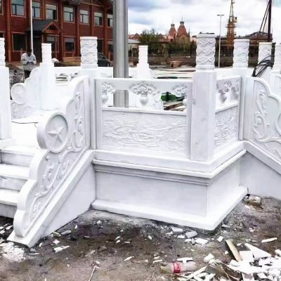 學(xué)校廣場擺放漢白玉雕刻升旗臺防護欄桿