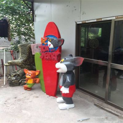 店鋪門口玻璃鋼彩繪卡通貓和老鼠雕塑