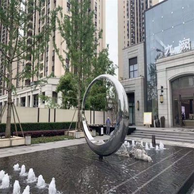 不銹鋼鏡面圓環(huán)景觀雕塑，園林水景噴泉裝飾景觀