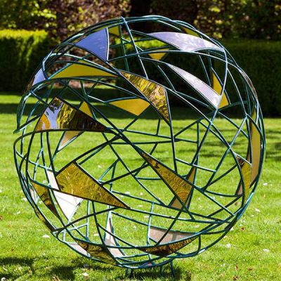 不銹鋼創(chuàng)意幾何鏤空球園林草地裝飾小品雕塑