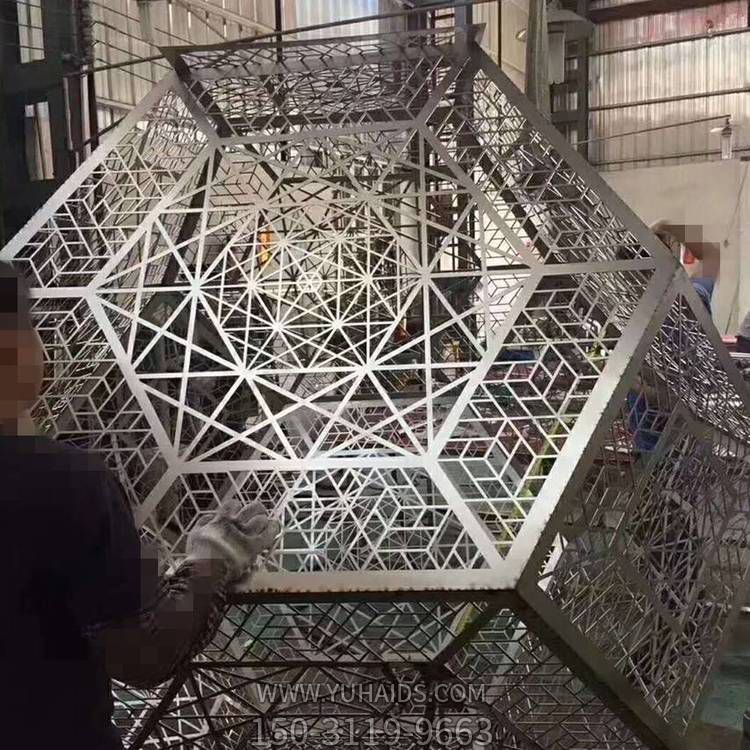 不銹鋼戶(hù)外大型鏤空鐵藝戶(hù)外園林景觀雕塑