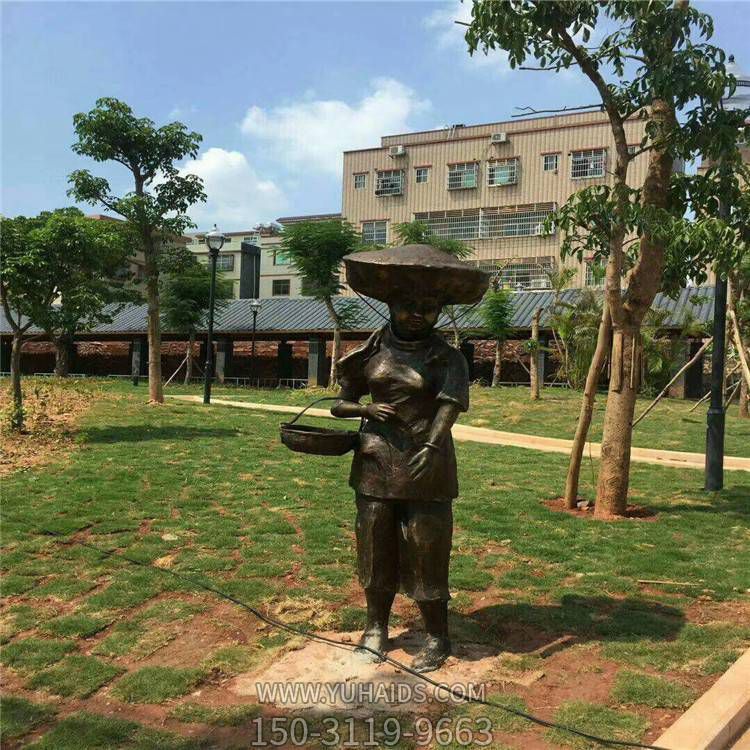 園林廣場創(chuàng)意玻璃鋼仿銅人物雕塑