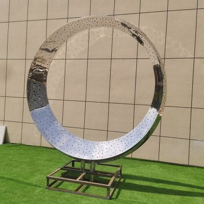 不銹鋼圓環(huán)創(chuàng)意景觀雕塑，鏡面打孔，可透光，可放大