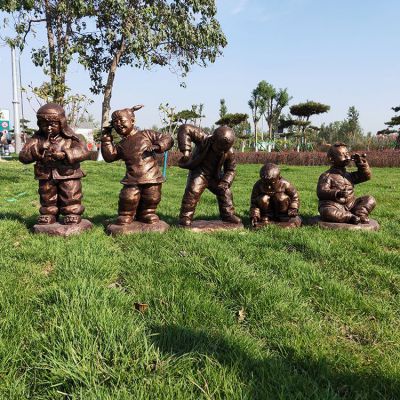 影響童趣小孩轉(zhuǎn)鐵環(huán)雕塑報價的因素有哪些？