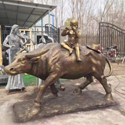 農(nóng)莊田園擺放玻璃鋼仿銅牧童騎水牛吹笛小品雕塑