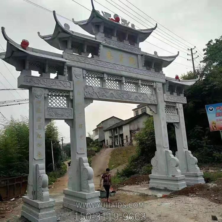 出口景區(qū)公墓擺放青石雕刻門(mén)牌坊雕塑