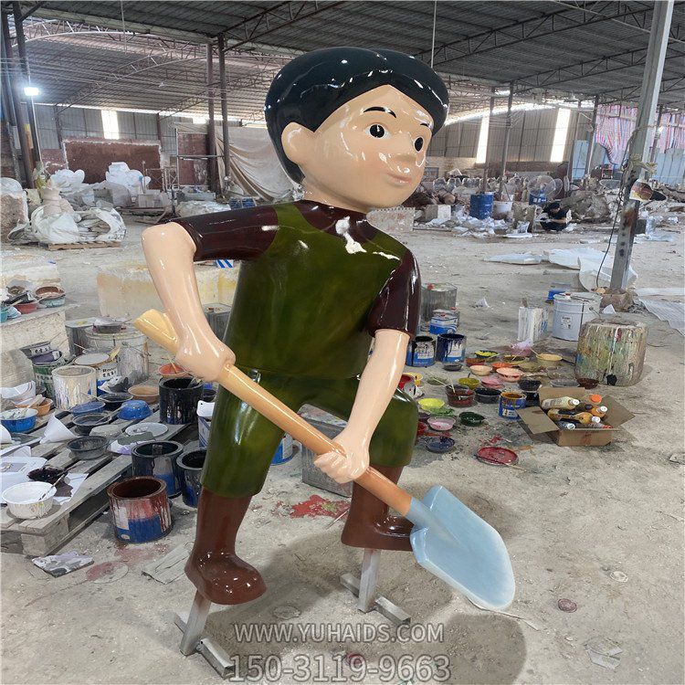 玻璃鋼卡通干活人物雕塑，手持鐵鍬干活的工人