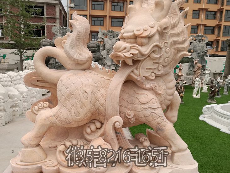 景區(qū)擺放晚霞紅浮雕麒麟雕塑