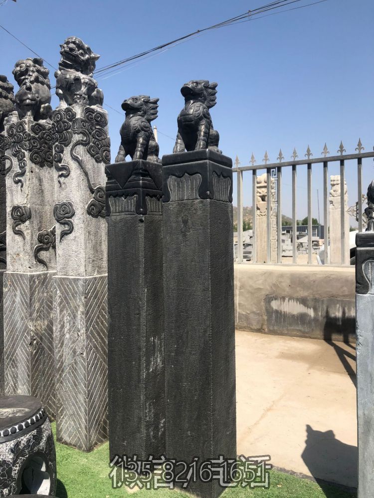 招財麒麟古代園林?jǐn)[放拴馬柱雕塑