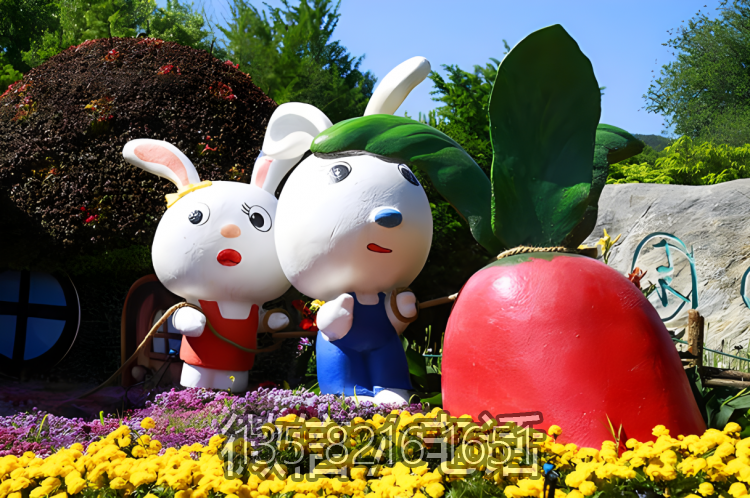 花園廣場(chǎng)玻璃鋼卡通拔蘿卜的兔子景觀雕塑 花園廣場(chǎng)玻璃鋼卡通拔蘿卜的兔子景觀雕塑