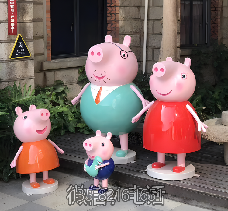 定制玻璃鋼卡通組合小品小豬佩奇一家雕塑