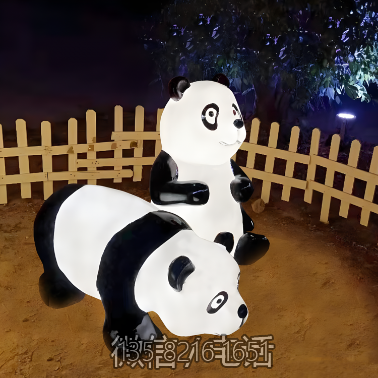 創(chuàng)意定制戶外景觀美陳裝飾擺件玻璃鋼發(fā)光動物擺件熊貓雕塑