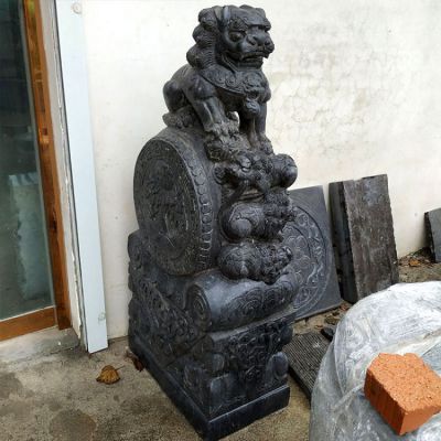 大型獅子抱鼓石青石門墩