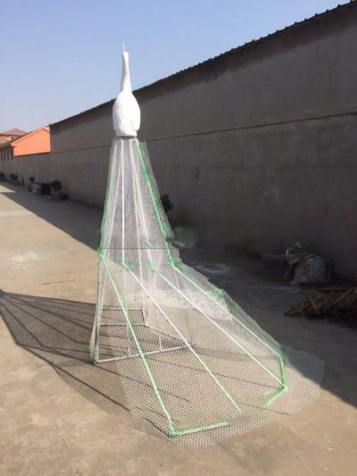 不銹鋼網(wǎng)格編織抽象孔雀雕塑