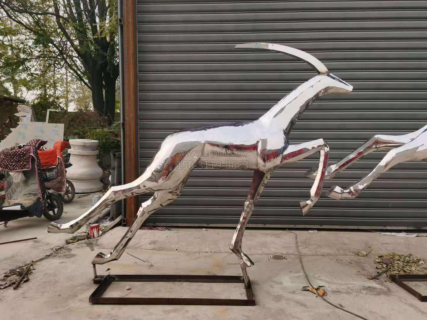 A款，鏡面不銹鋼鹿，奔跑